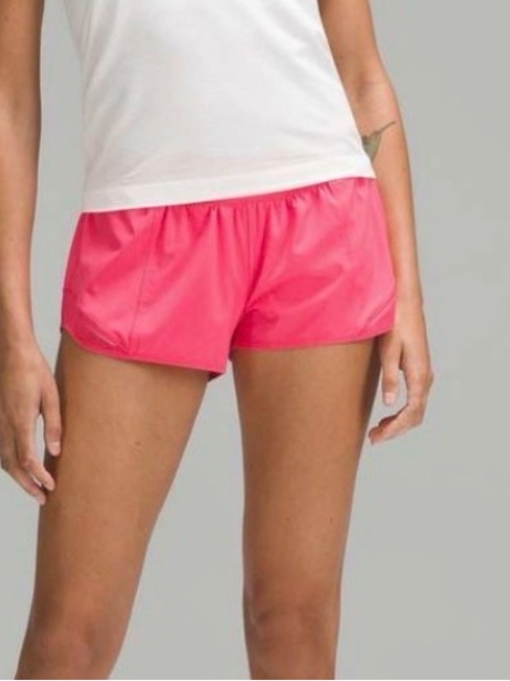 NWT Lululemon Hotty Hot 2.5” LR shorts pink Lip Gloss sz. 8 NEW
